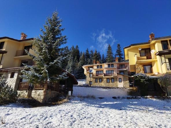 Хотел в к.к. Пампорово - 1115 кв.м за 476 €/кв.м - Снимка #1