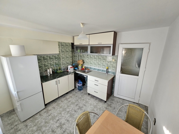 Тристаен апартамент в Омуртаг - 73 кв.м за 685 €/кв.м - Снимка #1