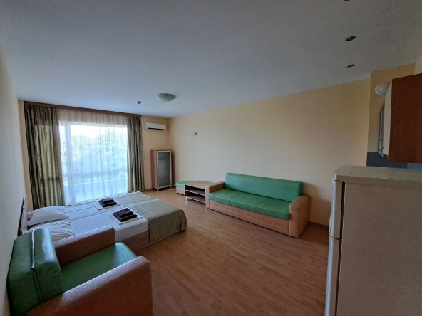 Двустаен апартамент в к.к. Златни пясъци - 85 кв.м за 918 €/кв.м - Снимка #1