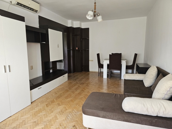 Дава се под наем Едностаен апартамент в Плевен, Широк център - 50 кв.м за 280.5 € - Снимка #1