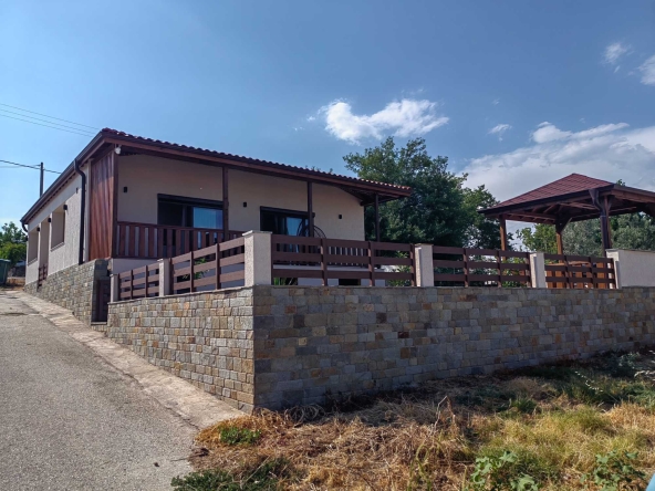 Дава се под наем Къща в Мадан - 120 кв.м за 200 € - Снимка #1