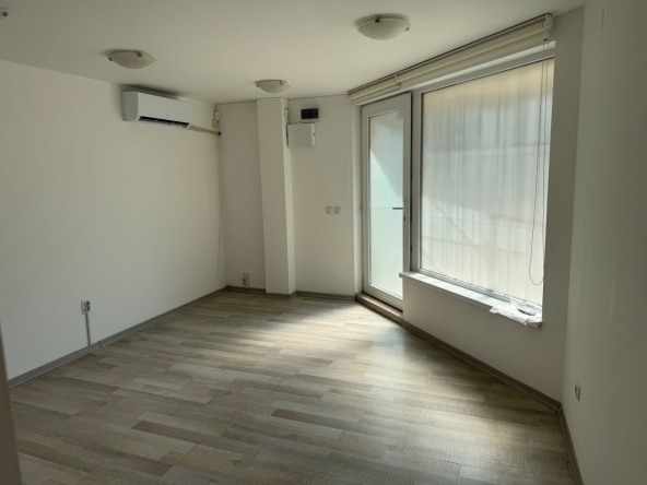 Офис в Пловдив, Сточна гара - 27 кв.м за 1771 €/кв.м - Снимка #1