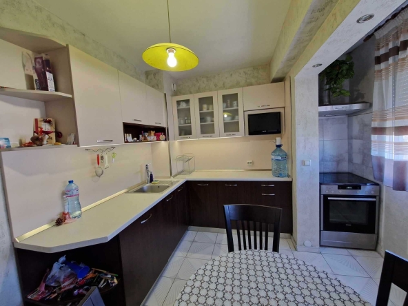 Дава се под наем Двустаен апартамент в Плевен, Сторгозия - 62 кв.м за 295.8 € - Снимка #1