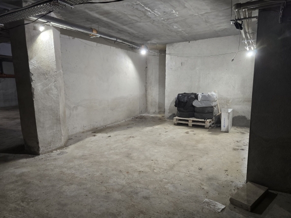 Дава се под наем Гараж / Паркомясто в София, Люлин 9 - 20 кв.м за 40.8 € - Снимка #1