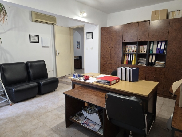 Дава се под наем Офис в Стара Загора, Център - 109 кв.м за 357 € - Снимка #1