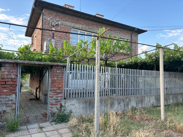 Къща в с. Звъничево, Област Пазарджик - 180 кв.м за 528 €/кв.м - Снимка #1