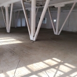 Дава се под наем Промишлена сграда в Русе, Веждата - 335 кв.м за 382.5 € - Снимка #1