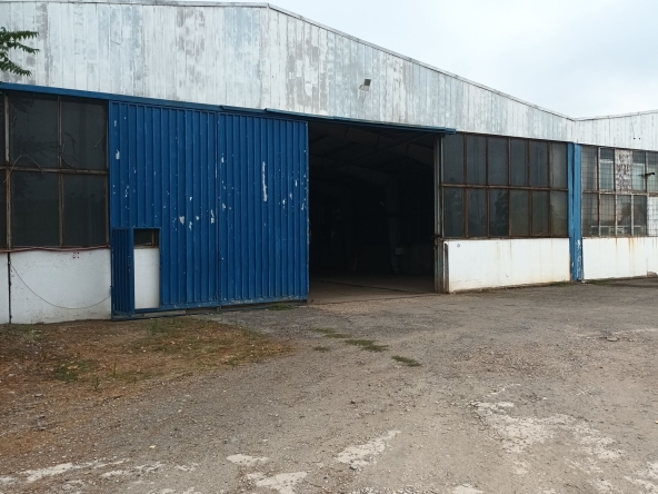 Дава се под наем Склад в София, Военна рампа - 715 кв.м за 2800 € - Снимка #1