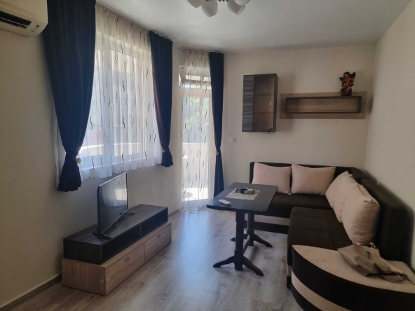 Дава се под наем Тристаен апартамент в Варна, Център - 55 кв.м за 714 € - Снимка #1