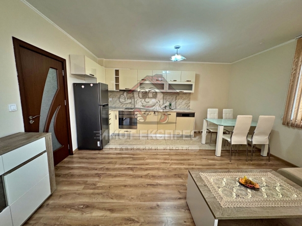 Дава се под наем Двустаен апартамент в Асеновград - 65 кв.м за 357 € - Снимка #1