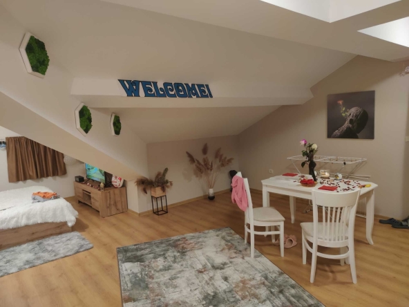 Дава се под наем Едностаен апартамент в Разлог - 61 кв.м за 222 € - Снимка #1