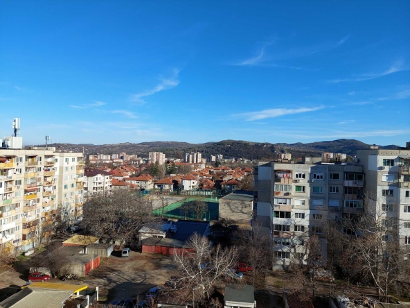 Двустаен апартамент в Ловеч, Младост - 60 кв.м за 1148 €/кв.м - Снимка #1