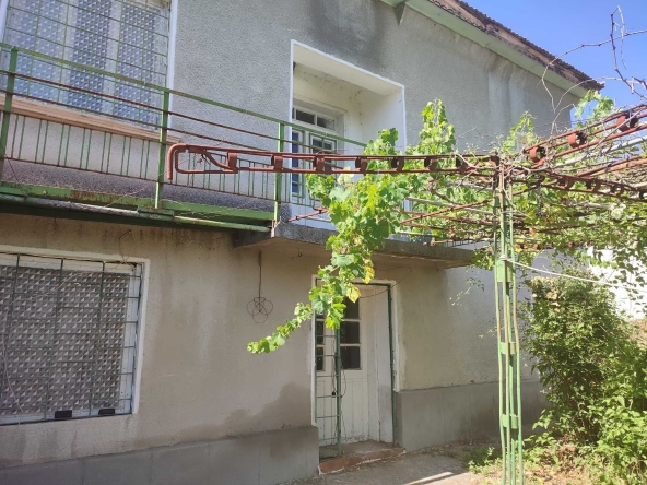 Къща в с. Горник, Област Плевен - 160 кв.м за 192 €/кв.м - Снимка #1