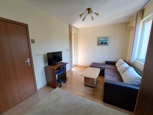 Двустаен апартамент в к.к. Златни пясъци - 55 кв.м за 1546 €/кв.м - Снимка #1