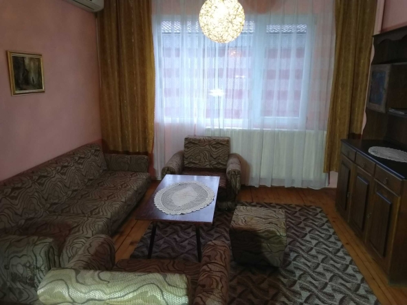 Дава се под наем Едностаен апартамент в Шумен, Боян Българанов 1 - 42 кв.м за 178.5 € - Снимка #1