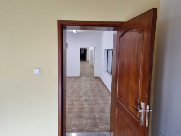 Дава се под наем Промишлена сграда в с. Церово, Област София-област - 70 кв.м за 331.5 € - Снимка #1