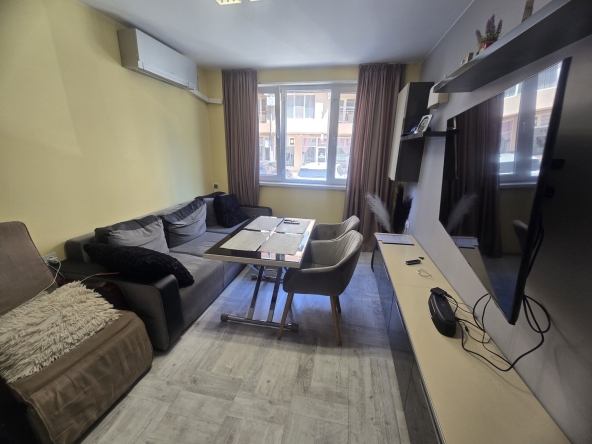 Тристаен апартамент в Бургас, Славейков - 98 кв.м за 1888 €/кв.м - Снимка #1