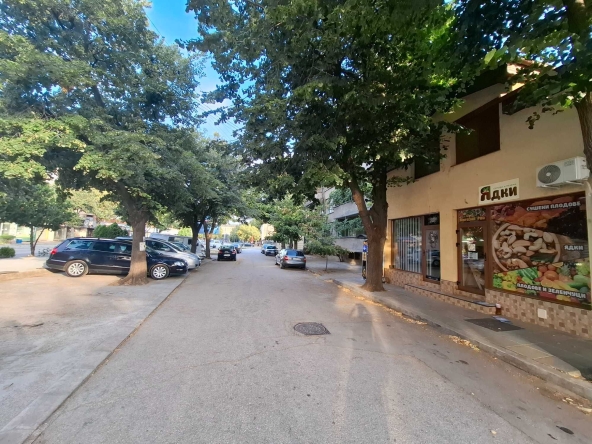 Дава се под наем Офис в Силистра, Център - 16 кв.м за 153 € - Снимка #1