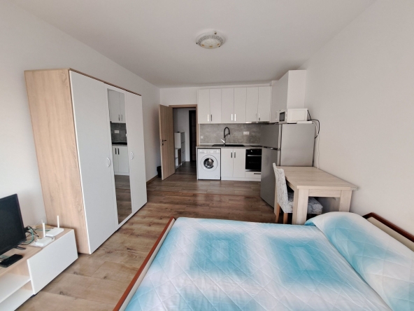 Дава се под наем Едностаен апартамент в Бургас, Сарафово - 36 кв.м за 275.4 € - Снимка #1