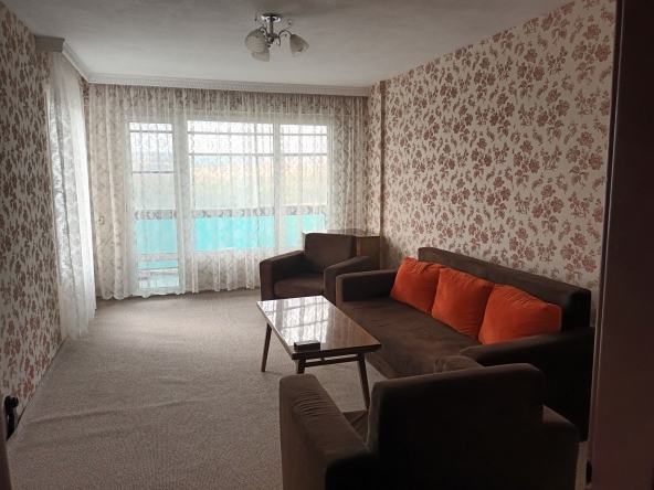 Дава се под наем Двустаен апартамент в Разград, Орел - 74 кв.м за 204 € - Снимка #1