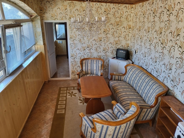 Дава се под наем Двустаен апартамент в Варна, м-т Акчелар - 80 кв.м за 280.5 € - Снимка #1