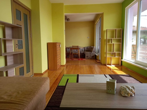 Дава се под наем Четиристаен апартамент в Велико Търново, Акация - 126 кв.м за 382.5 € - Снимка #1