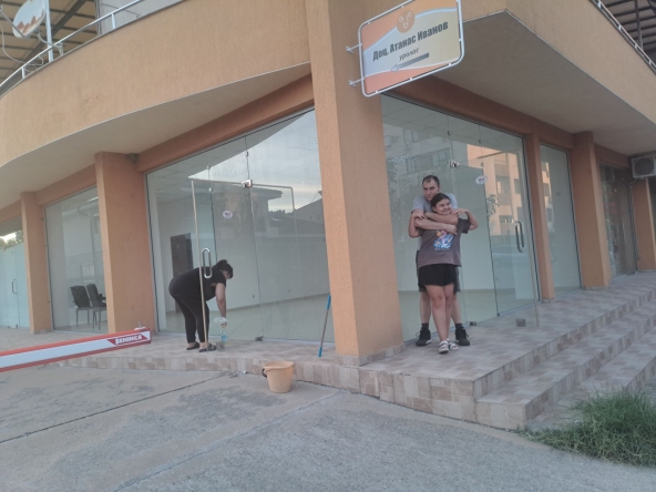 Дава се под наем Офис в Димитровград - 100 кв.м за 132.6 € - Снимка #1