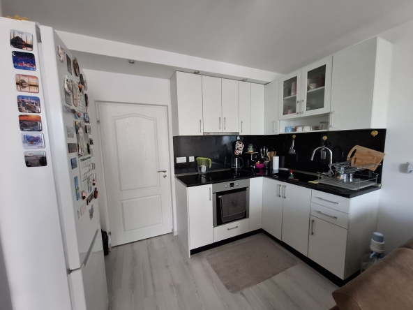 Тристаен апартамент в Казанлък - 84 кв.м за 1124 €/кв.м - Снимка #1