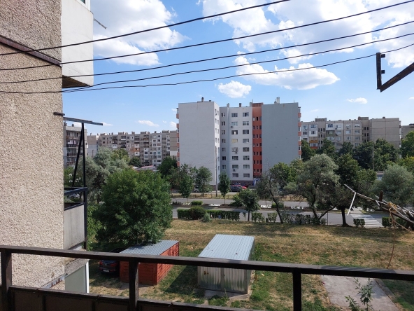 Тристаен апартамент в Казанлък - 76 кв.м за 873 €/кв.м - Снимка #1