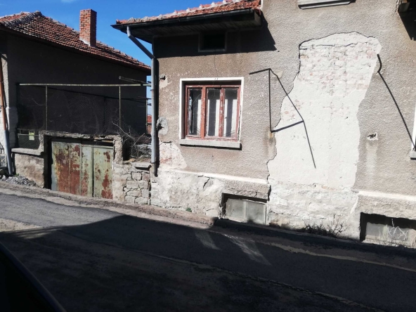 Къща в с. Бистрица, Област Кюстендил - 120 кв.м за 400 €/кв.м - Снимка #1