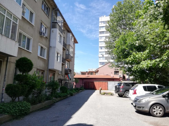 Двустаен апартамент в Сливен, Център - 67 кв.м за 1344 €/кв.м - Снимка #1