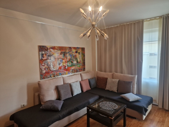 Дава се под наем Двустаен апартамент в к.к. Св.Св. Константин и Елена - 70 кв.м за 612 € - Снимка #1