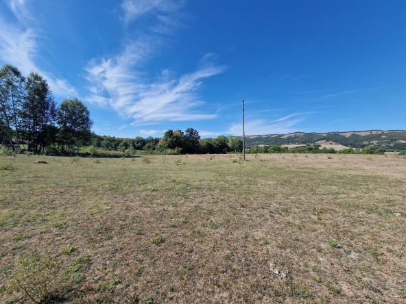 Парцел в Ловеч, Широк център - 3271 кв.м за 5 €/кв.м - Снимка #1