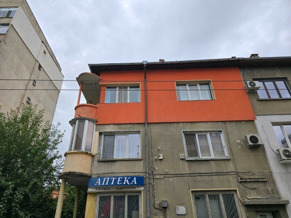 Четиристаен апартамент в Плевен, Идеален център - 120 кв.м за 1250 €/кв.м - Снимка #1