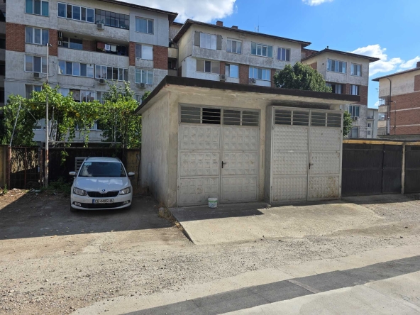 Гараж / Паркомясто в Велико Търново, Акация - 43 кв.м за 1000 €/кв.м - Снимка #1