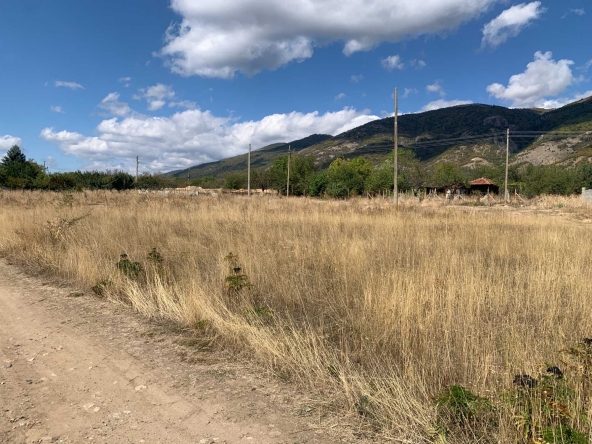 Парцел в Карлово - 2843 кв.м за 80 €/кв.м - Снимка #1