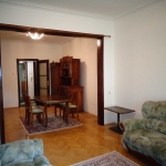 Дава се под наем Тристаен апартамент в София, Център - 105 кв.м за 950 € - Снимка #1