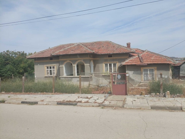 Къща в с. Добротица, Област Силистра - 4000 кв.м за 6 €/кв.м - Снимка #1