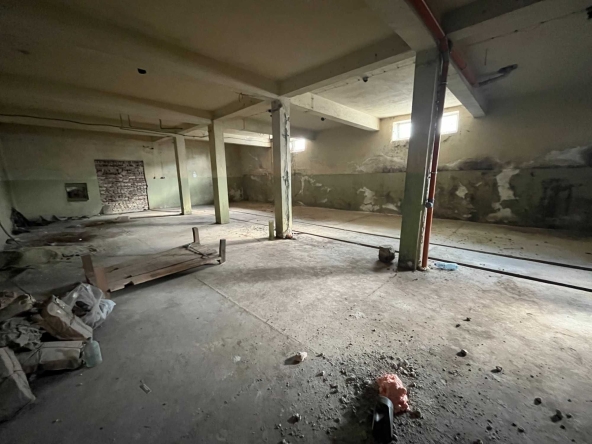 Дава се под наем Склад в Казанлък - 500 кв.м за 510 € - Снимка #1