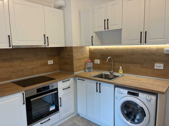 Дава се под наем Двустаен апартамент в Ботевград - 65 кв.м за 612 € - Снимка #1