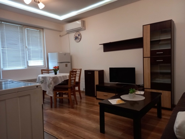 Дава се под наем Двустаен апартамент в Благоевград, Струмско - 48 кв.м за 132.6 € - Снимка #1