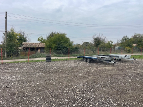 Дава се под наем Гараж / Паркомясто в с. Дибич, Област Шумен - 2300 кв.м за 25.5 € - Снимка #1