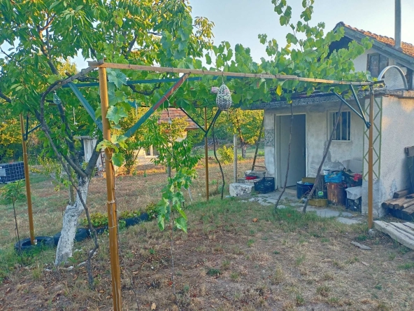 Къща в Казанлък - 445 кв.м за 31 €/кв.м - Снимка #1