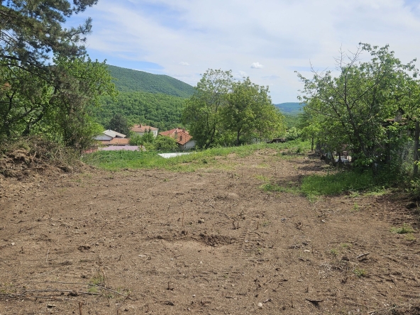 Парцел в с. Пряпорец, Област Стара Загора - 758 кв.м за 38 €/кв.м - Снимка #1