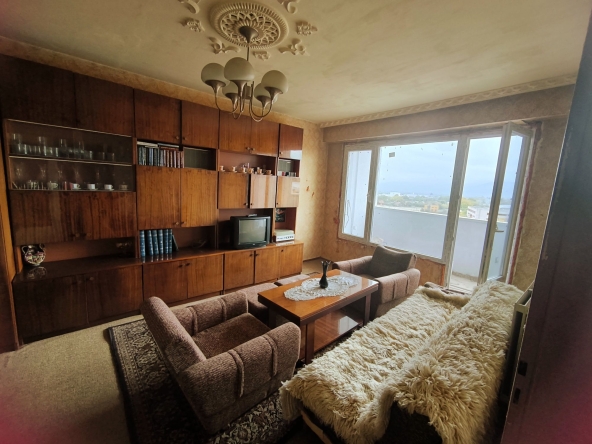 Тристаен апартамент в Казанлък - 95 кв.м за 1181 €/кв.м - Снимка #1