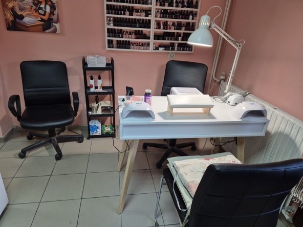 Дава се под наем  в Плевен, Сторгозия -  кв.м за 306 € - Снимка #1
