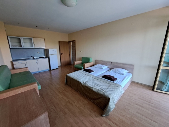 Двустаен апартамент в к.к. Златни пясъци - 85 кв.м за 895 €/кв.м - Снимка #1