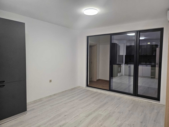 Тристаен апартамент в Варна, Базар Левски - 60 кв.м за 2999 €/кв.м - Снимка #1