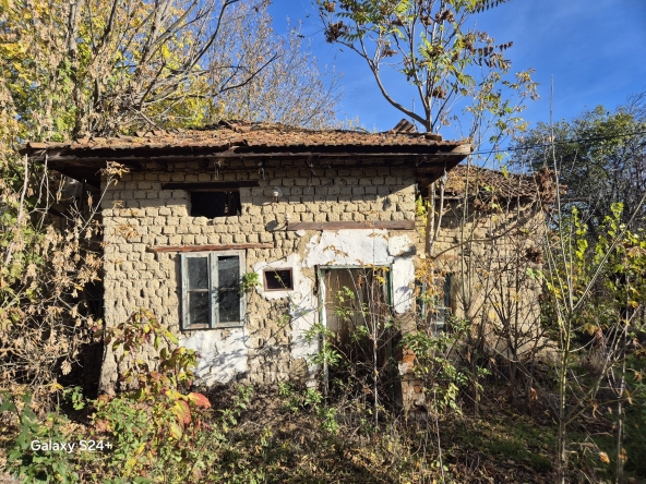 Къща в с. Дебово, Област Плевен - 100 кв.м за 70 €/кв.м - Снимка #1