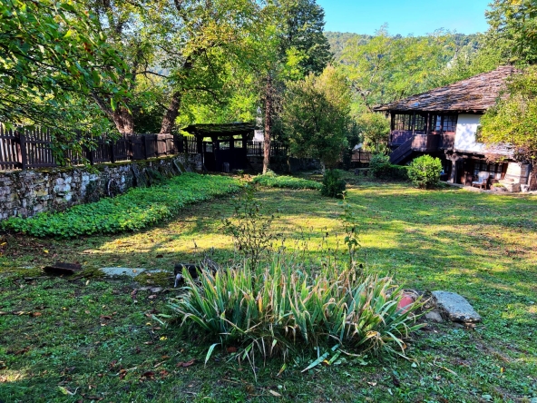 Къща в с. Боженците, Област Габрово - 140 кв.м за 3215 €/кв.м - Снимка #1